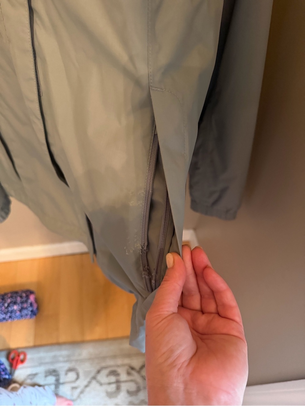 The North Face Grey Jacket-light pink logo - Picture 3 of 4